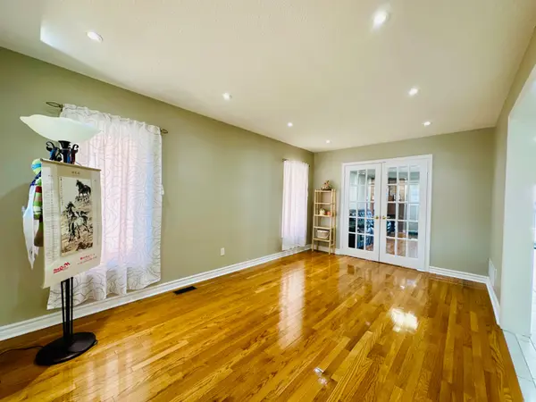 81 Bilbermar DR, Richmond Hill, ON L4S 1B9