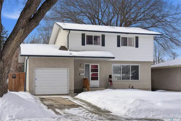 2349 Easthill, Saskatoon, SK S7J 3E4