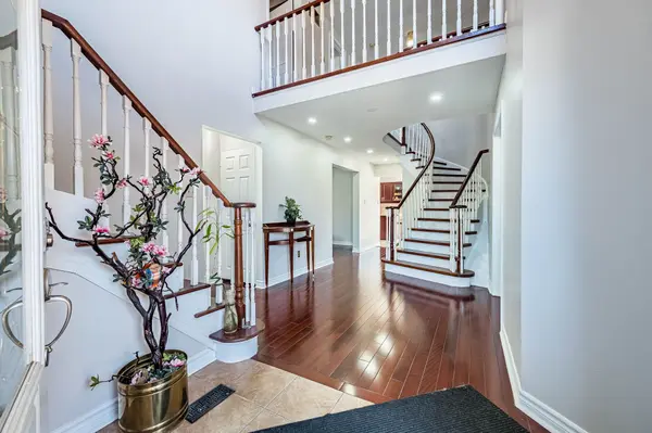 4 Howell ST, Brampton, ON L6Y 3J6