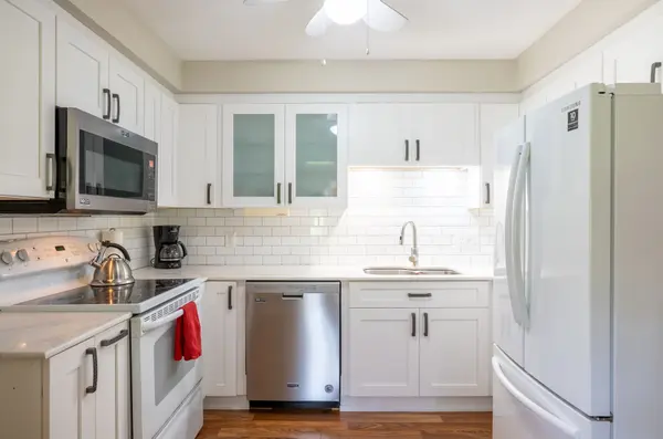 383 Old Surrey LN, Kawartha Lakes, ON K0M 1A0