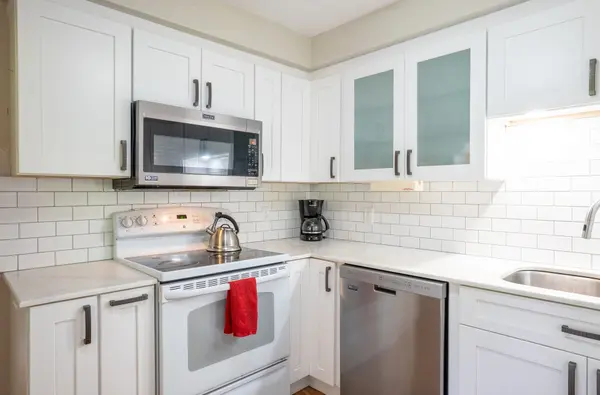 383 Old Surrey LN, Kawartha Lakes, ON K0M 1A0