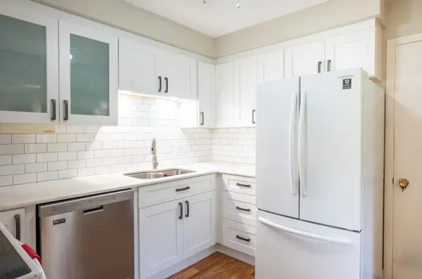 383 Old Surrey LN, Kawartha Lakes, ON K0M 1A0