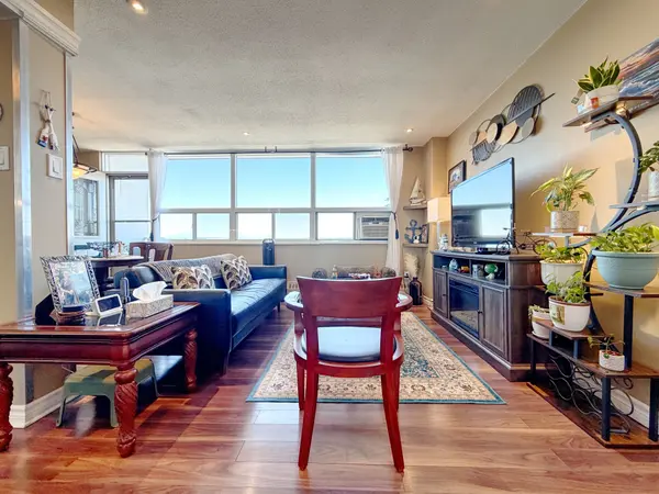 15 Albright RD #1002, Hamilton, ON L8K 5J2