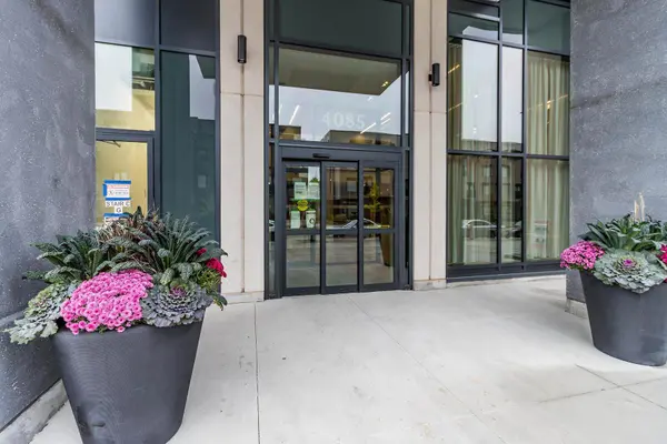 4055 Parkside Village DR #PH3, Mississauga, ON L5B 0K8