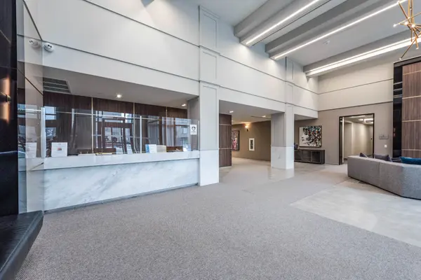 4055 Parkside Village DR #PH3, Mississauga, ON L5B 0K8