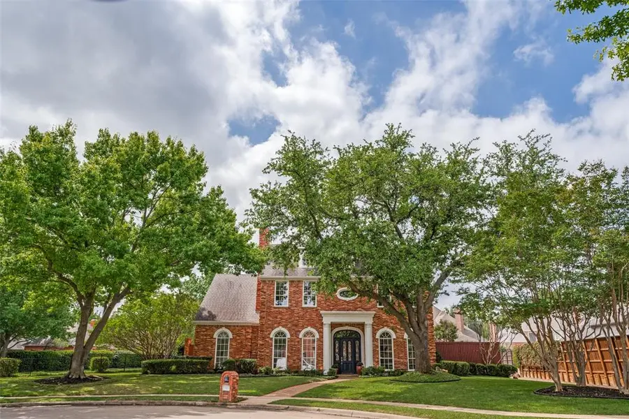 5900 Kensington Drive, Plano, TX 75093