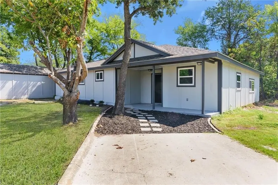 220 Bella Vista Drive, West Tawakoni, TX 75474