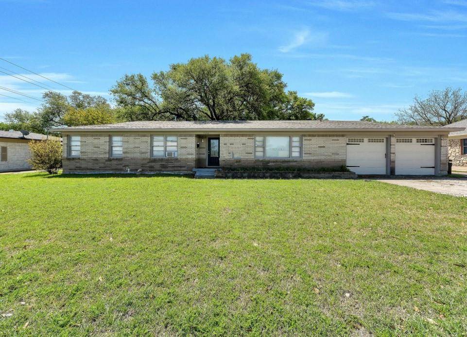 7294 Glenview Drive, North Richland Hills, TX 76180