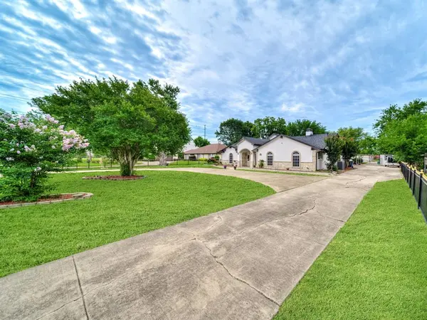 320 E Tripp Road, Sunnyvale, TX 75182