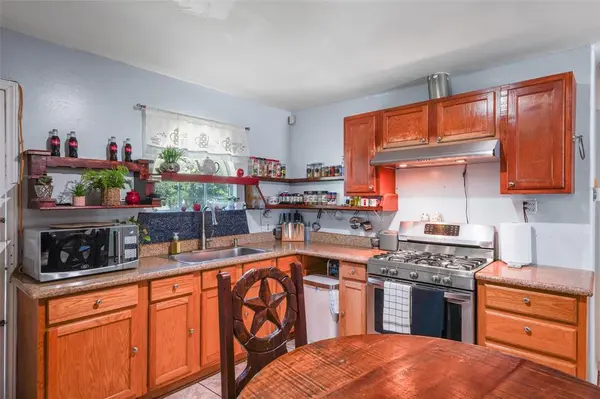 11405 S Blossom Circle, Balch Springs, TX 75180