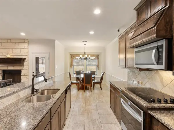 2501 Bunker Hill Drive, Burleson, TX 76028