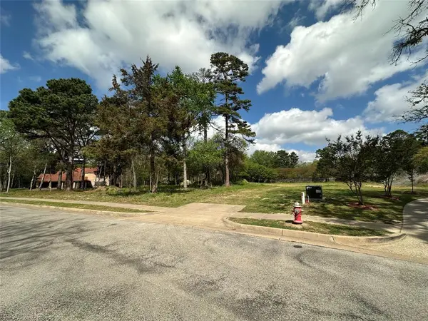 5860 Stonegate Trail, Tyler, TX 75703