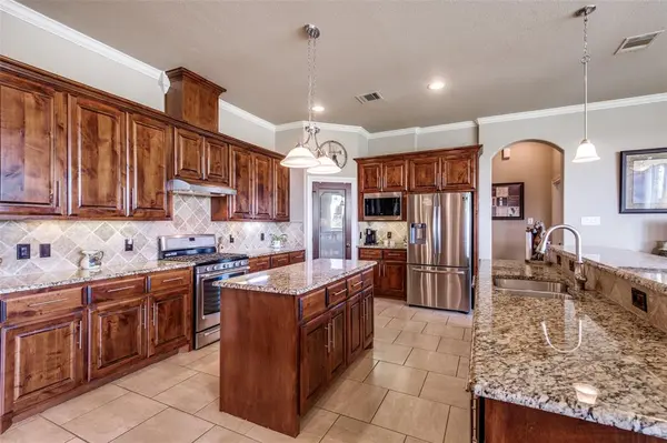 902 Saint Matthew Circle, Royse City, TX 75189