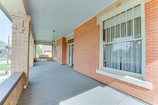 210 W Elm Street, Winnsboro, TX 75494