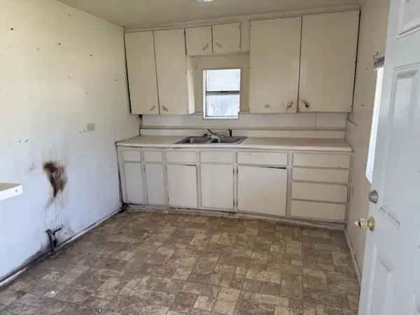 311 Elmo Street, Cleburne, TX 76031