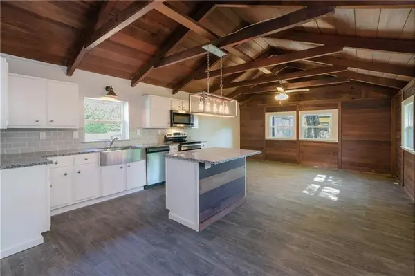 220 Bella Vista Drive, West Tawakoni, TX 75474