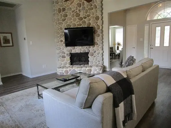 5815 Willow Wood Lane, Dallas, TX 75252