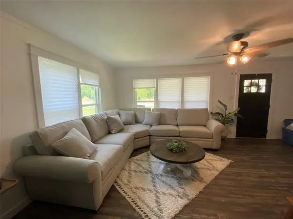 907 N Magnolia Avenue, Hubbard, TX 76648