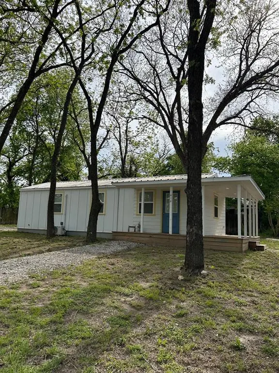 414 N N Avenue F, Clifton, TX 76634