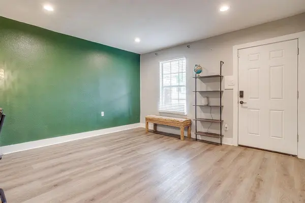 5517 Fletcher Avenue, Fort Worth, TX 76107