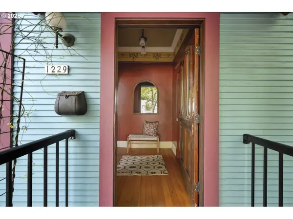 1229 SE 34TH AVE, Portland, OR 97214