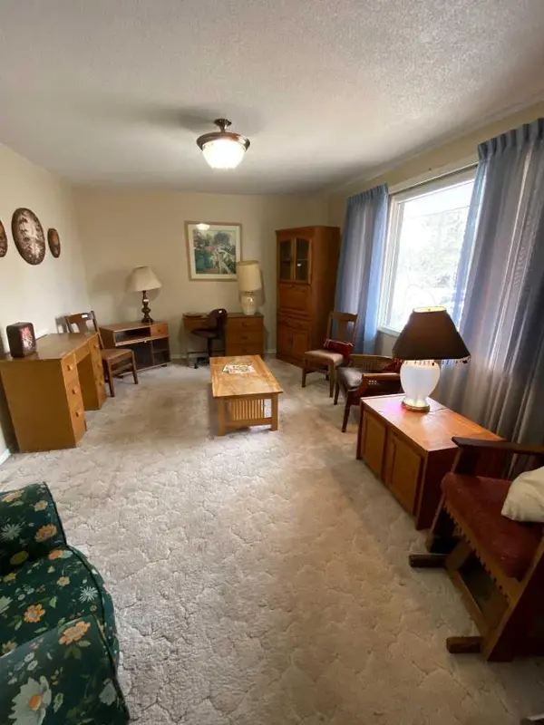 4709 46 ST, Camrose, AB T4V1G5