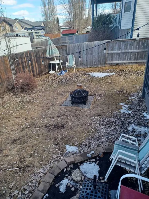 31 Oaklands CRES, Red Deer, AB T4P 0C4