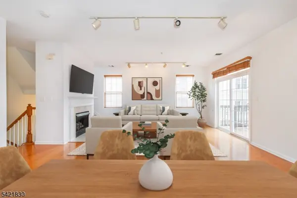 177 Brittany Ct, Clifton City, NJ 07013