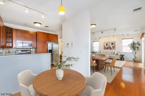 177 Brittany Ct, Clifton City, NJ 07013