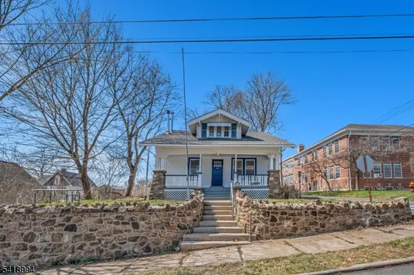 52 Thomas St, High Bridge Boro, NJ 08829