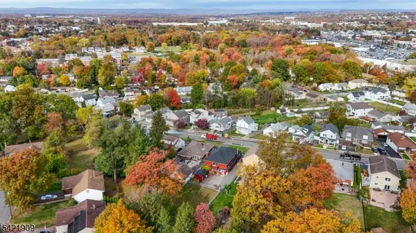 96 Lower Notch Rd, Little Falls Twp., NJ 07424