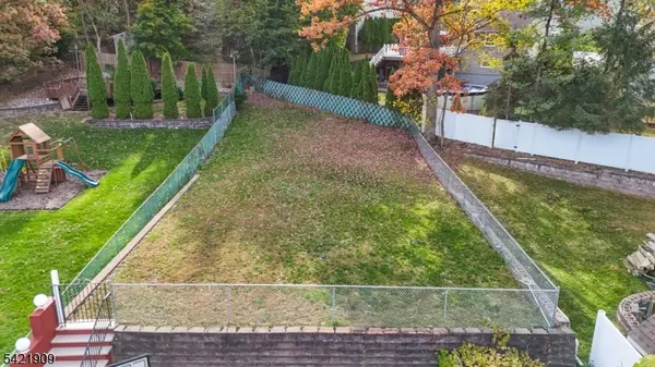 96 Lower Notch Rd, Little Falls Twp., NJ 07424