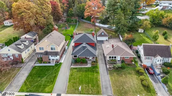 96 Lower Notch Rd, Little Falls Twp., NJ 07424