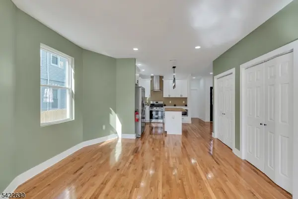 249 Hillside Ave, Leonia Boro, NJ 07605