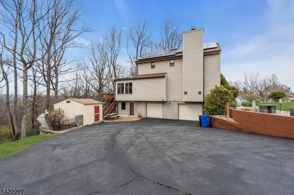 48 Blossom Rd, Hampton Boro, NJ 08827