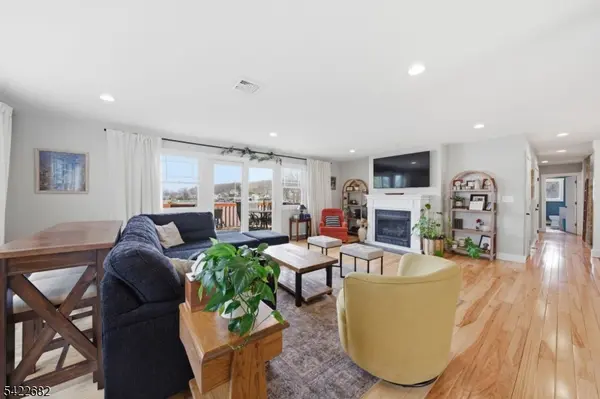 23 Edgemere Ave, Mount Arlington Boro, NJ 07856