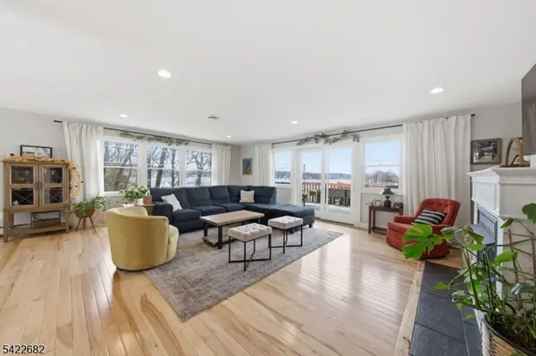 23 Edgemere Ave, Mount Arlington Boro, NJ 07856