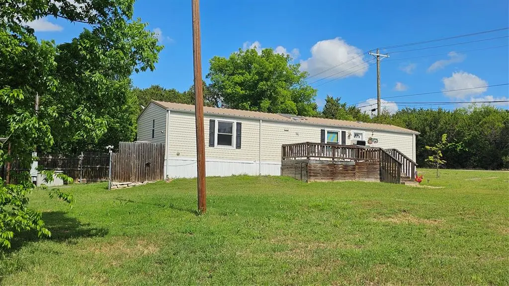 820 Ports O Call Drive, Granbury, TX 76048