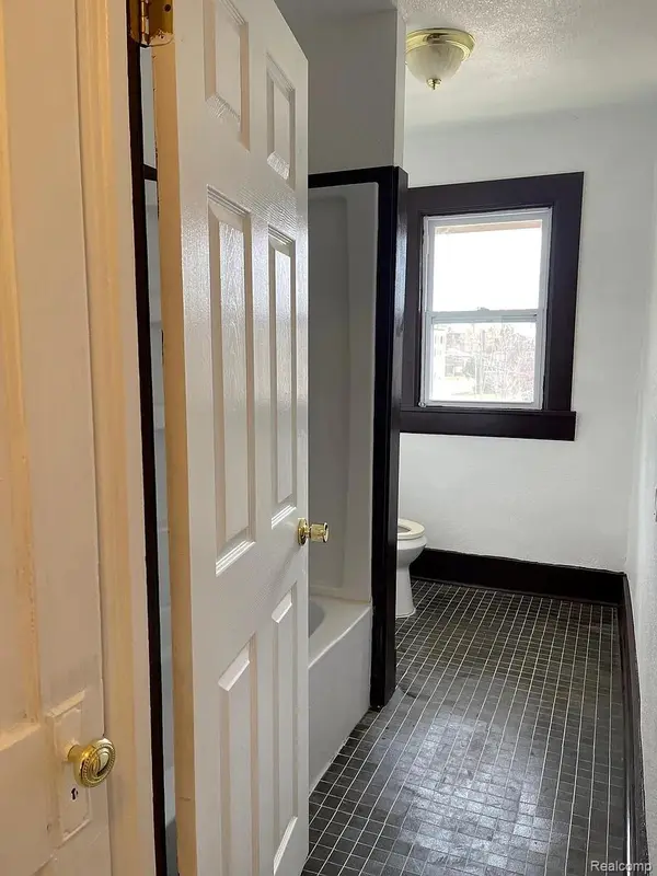 2911 GLENDALE ST, Detroit, MI 48238