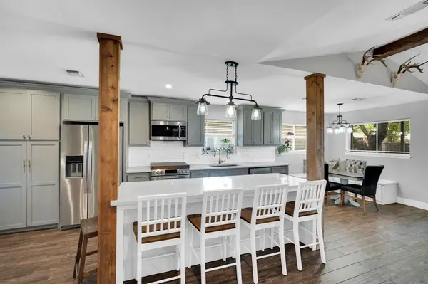 106 Hillcrest Drive, Midlothian, TX 76065