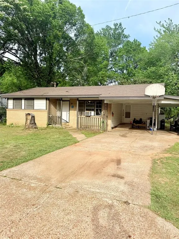 330 24th Street NW, Paris, TX 75460