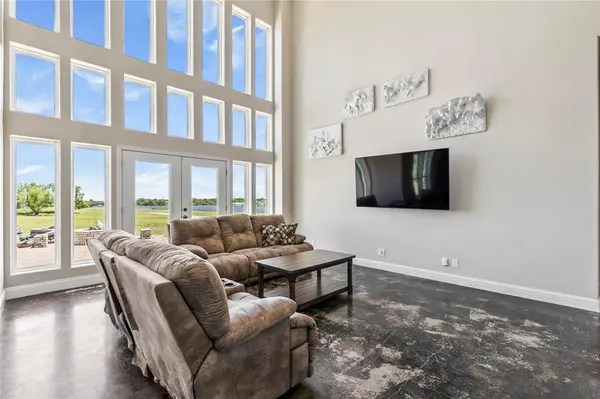 9583 Neal Road, Forney, TX 75126