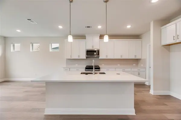 1021 Canoe Way, Crowley, TX 76036