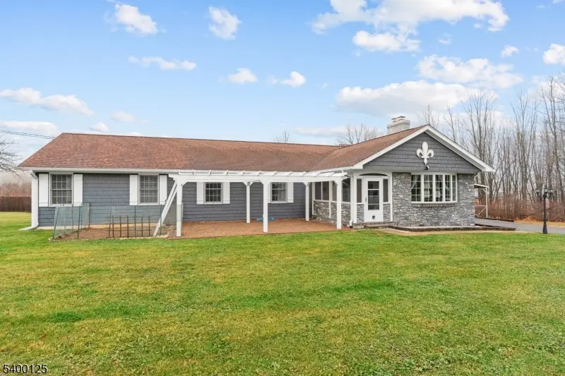 18 Old Wolfe Rd, Mount Olive Twp., NJ 07828