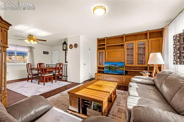 5450 Flintridge DR, Colorado Springs, CO 80918