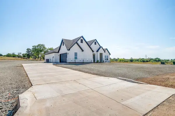 240 Latigo Way, Weatherford, TX 76088