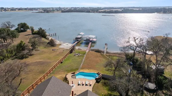 155 Lakeshore Drive, Waxahachie, TX 75165