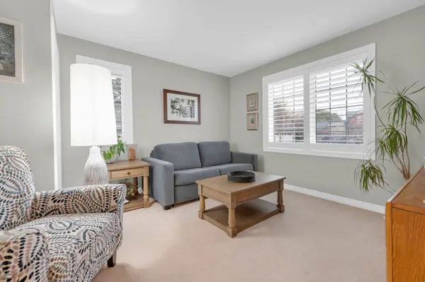 5 Hickory CT, Brighton, ON K0K 1H0