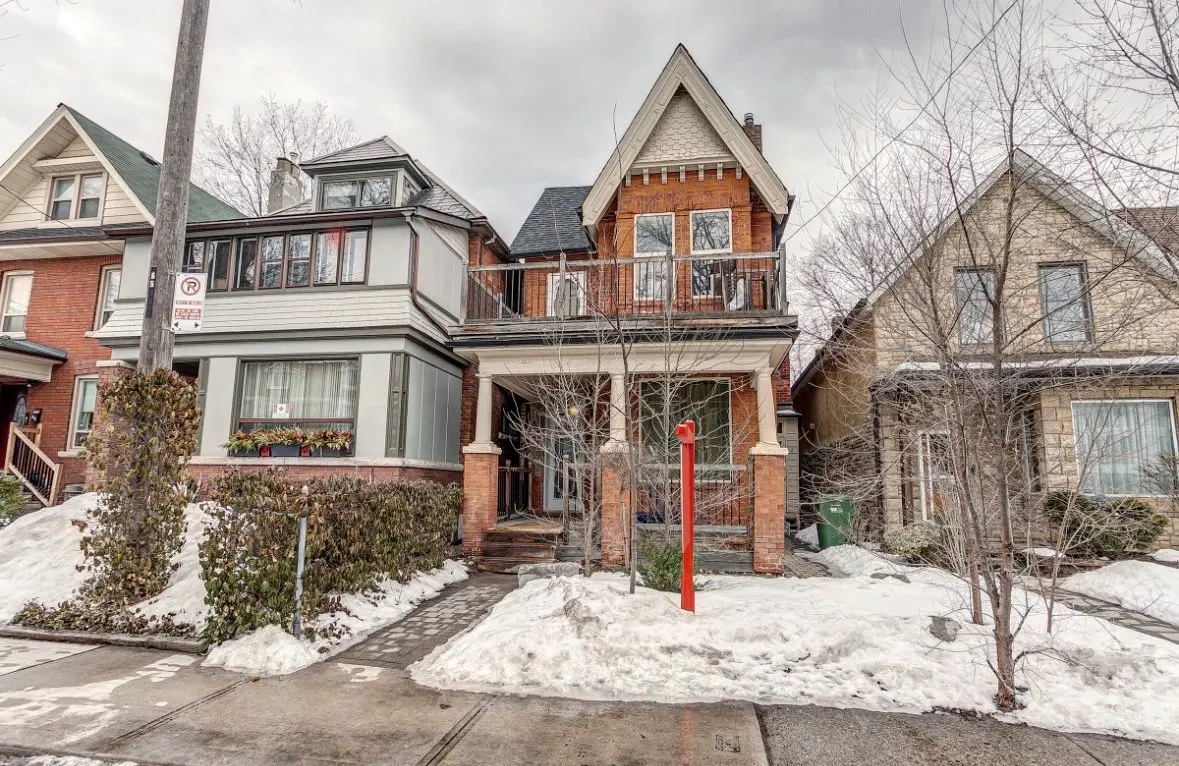 299 Pacific AVE #4, Toronto W02, ON M6P 2P8