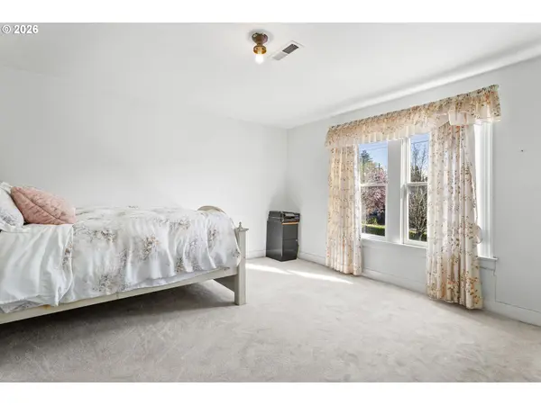 3027 SE BELMONT ST, Portland, OR 97214